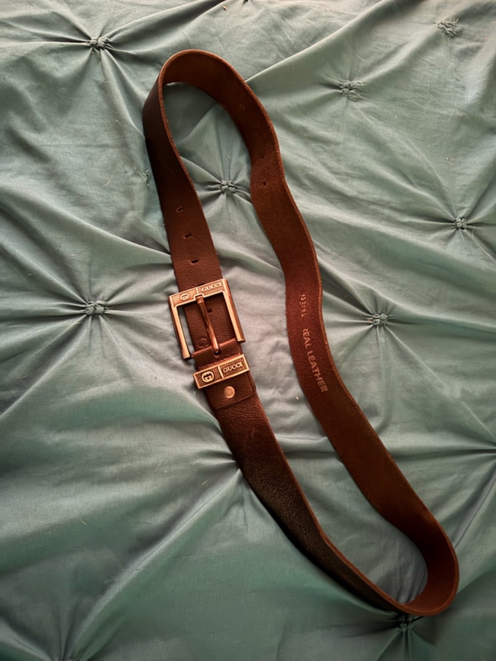 Gucci Black Leather Men’s Belt with Branded Silver-Tone Buckle - Picture 2 of 6